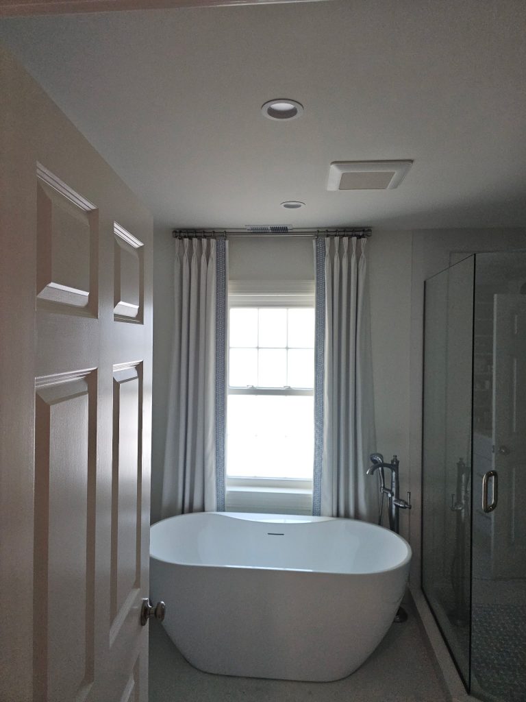 Spindletop Draperies custom drapery for a bathroom.